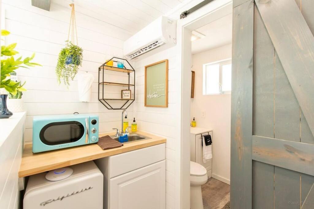 The Container Retreat @ 290 Wine Trail #9 Get Away Today! Hye Extérieur photo