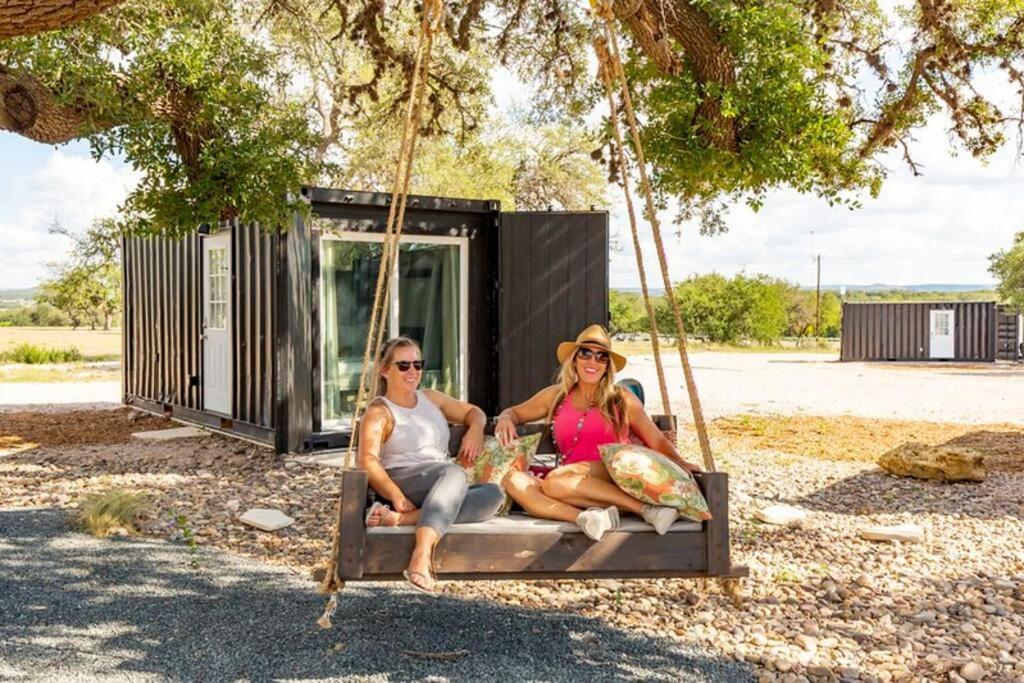 The Container Retreat @ 290 Wine Trail #9 Get Away Today! Hye Extérieur photo