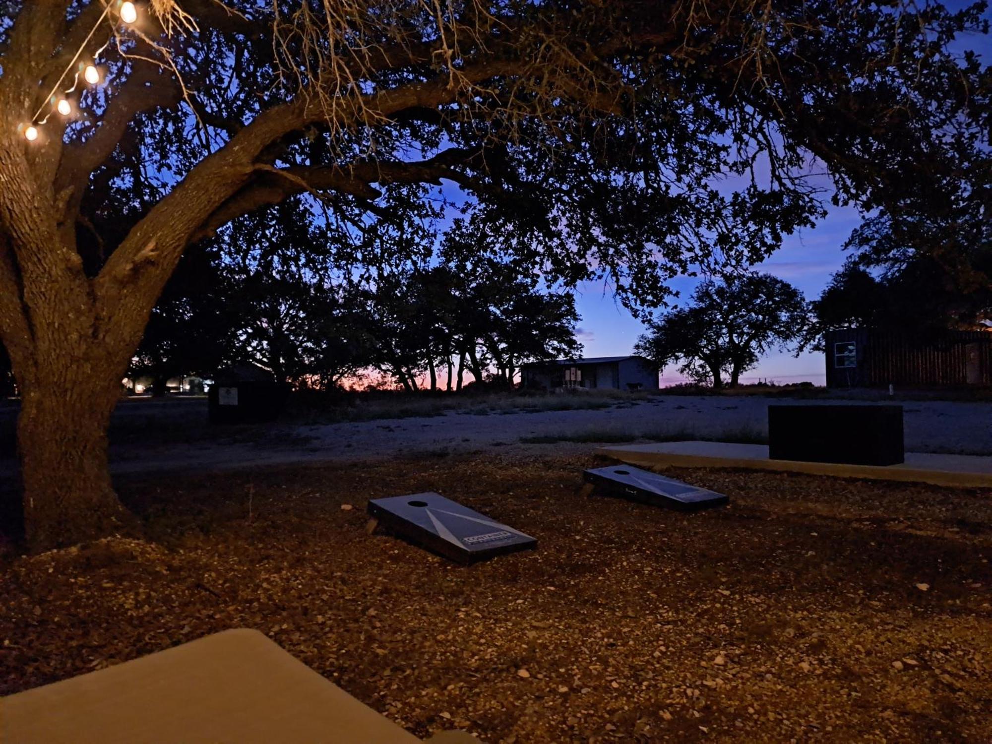 The Container Retreat @ 290 Wine Trail #9 Get Away Today! Hye Extérieur photo